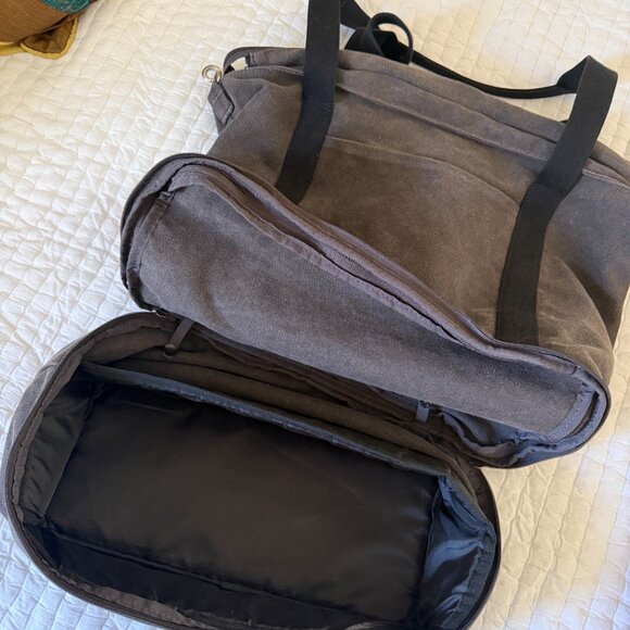 Lo & Sons Catalina Deluxe Weekender Bag: Small - Picture 8 of 8